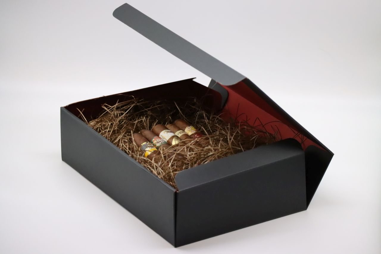 Gift Box - racccigarsclub