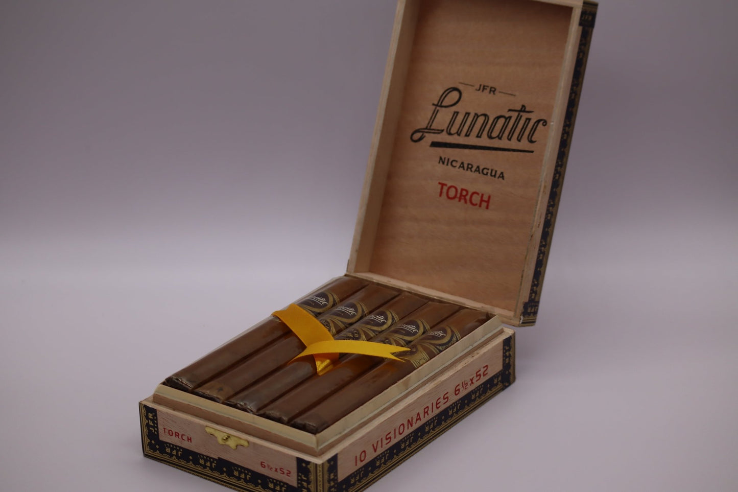 JFR Lunatic Torch Visionaries Corojo - racccigarsclub