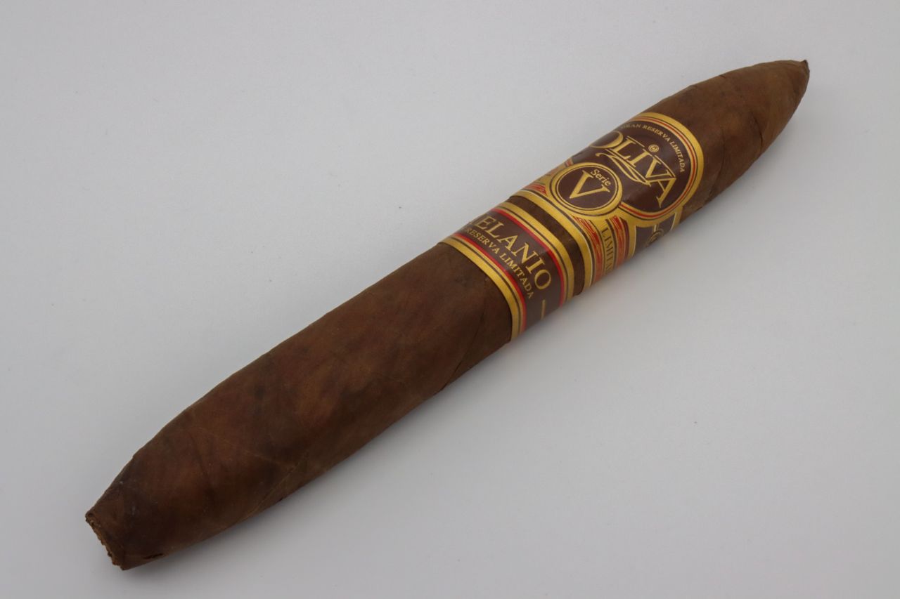 Oliva Serie V Melanio double Figurado - racccigarsclub