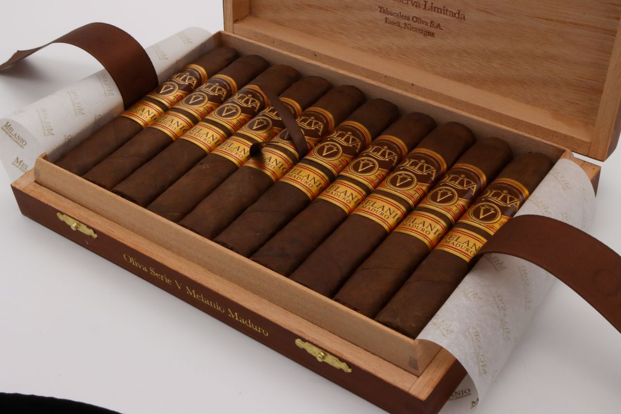 Oliva Serie V Melanio Maduro Robusto - racccigarsclub