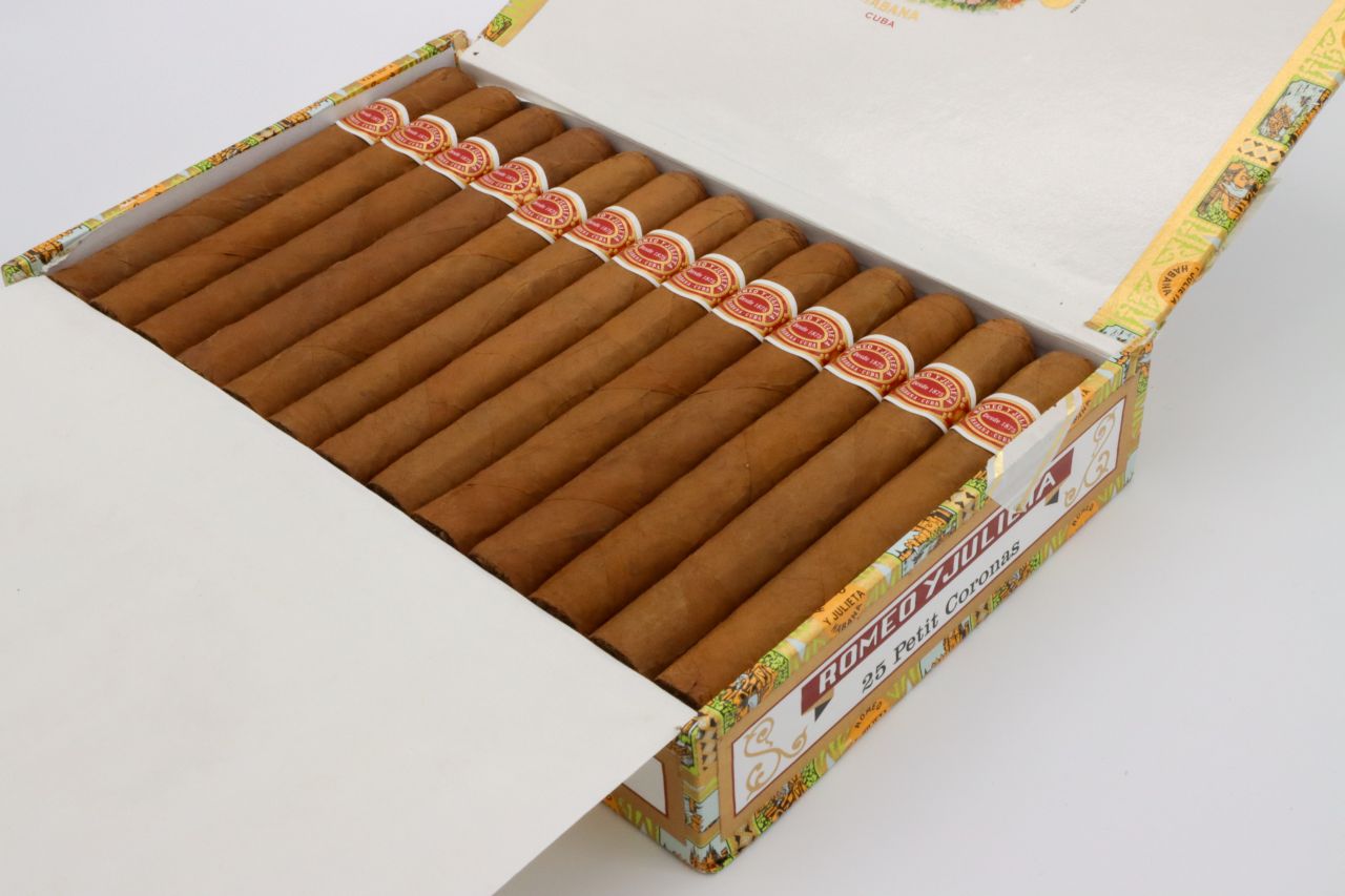 Romeo Y Jullieta Petit Corona - racccigarsclub